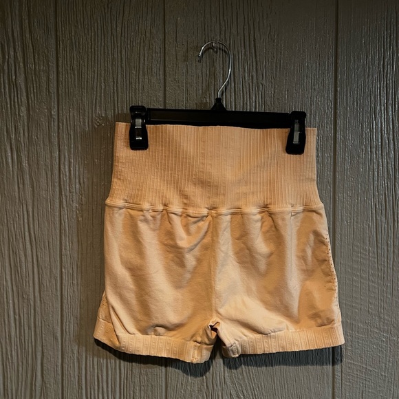FREE PEOPLE Running Shorts NWOT- cream - Picture 4 of 5